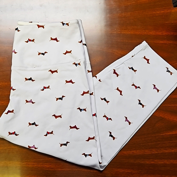 Khaki & Company Suave Seamless Capri Legging-White/Dachshund Print-Size Medium - Picture 1 of 3